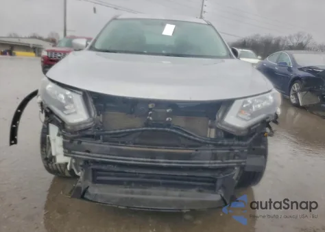 2018 Nissan Rogue S z USA, uszkodzony, nr VIN 5N1AT2MT0JC710197